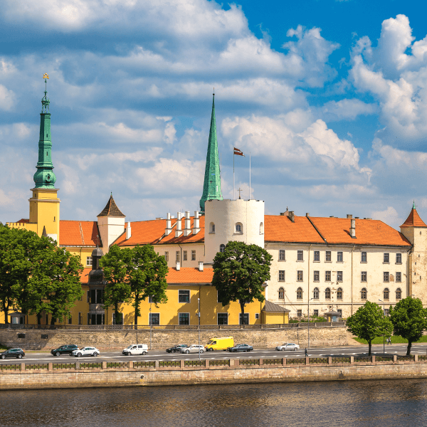 Latvių kalbos kursai užsieniečiams, Skrivanek