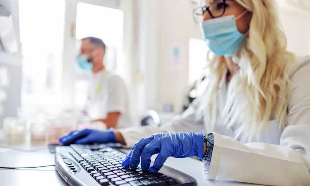 Medicīnas iekārtu tulkošana regulētai un drošai lietošanai Medicīnas iekārtu tulkošana nodrošina precīzu tehniskās informācijas nodošanu dažādos tirgos.